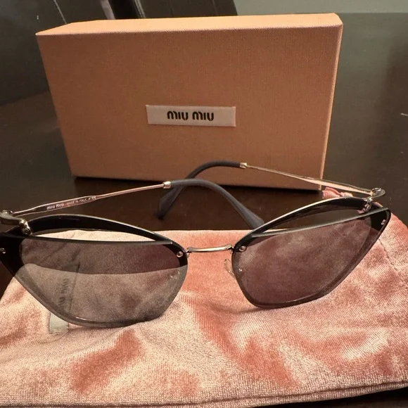 MIU MIU 54TS/UE62F0 sunglasses - Picture 2 of 3